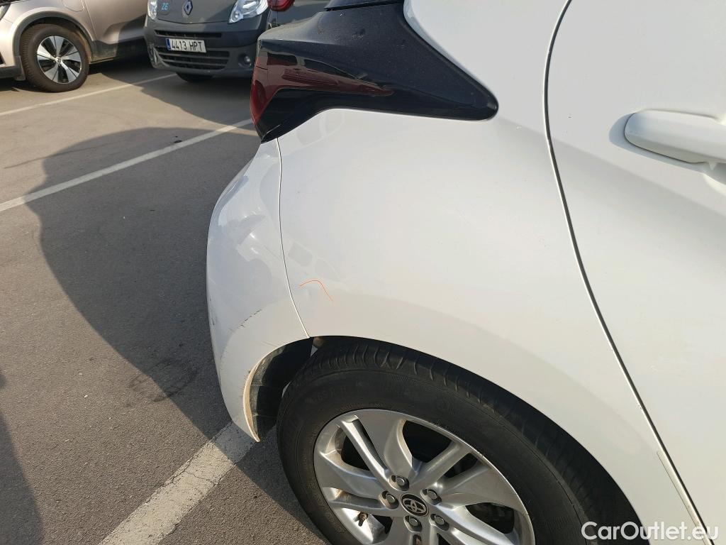  Toyota  Yaris TOYOTA  / 2020 / 5P / berlina comercial / 1.5 120H Business Plus (IND) #17