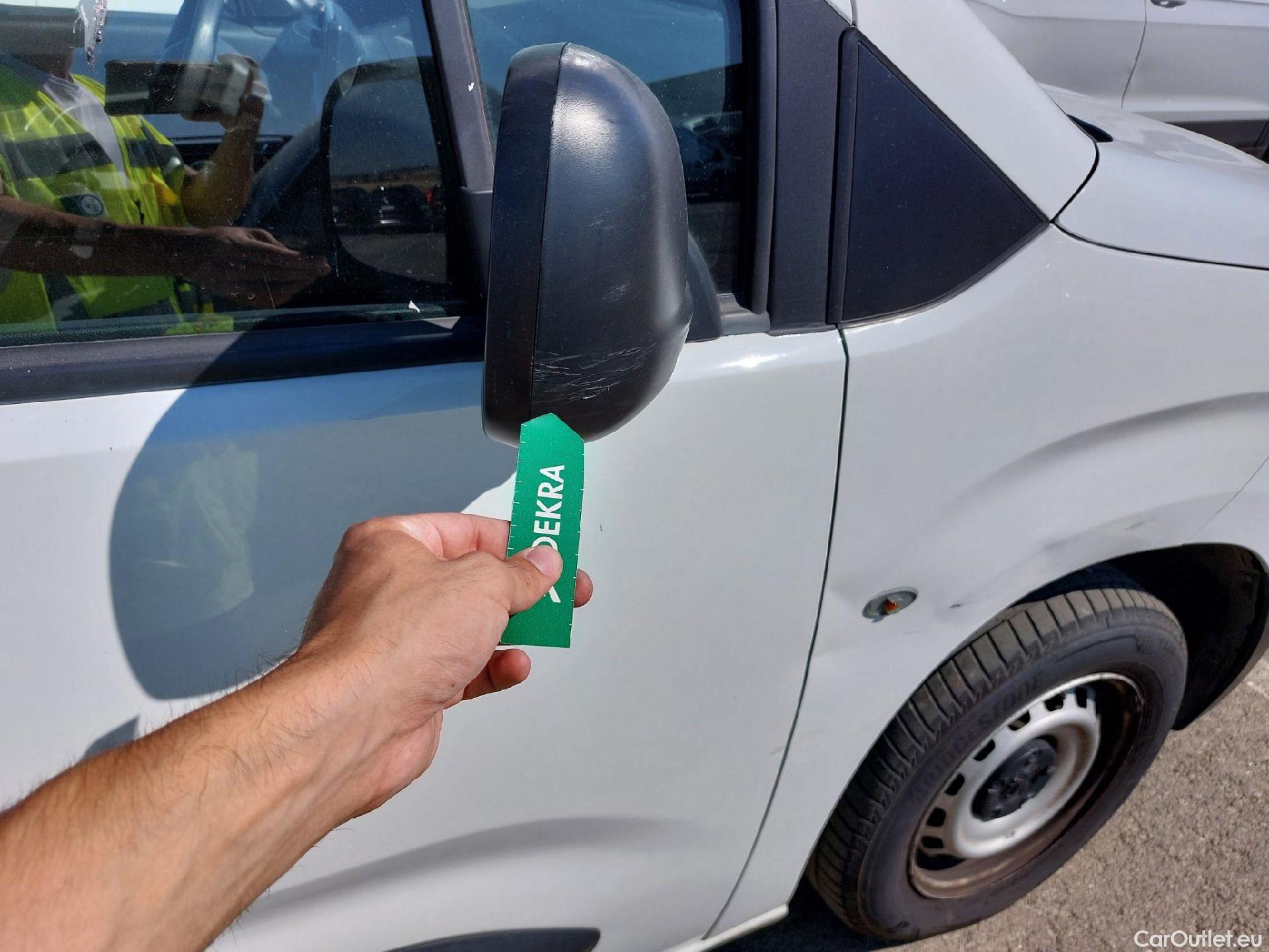  Peugeot  Partner PEUGEOT  / 2018 / 3P / furgón derivado de turismo Pro Standard 600kg BlueHDi 73kW (AC) #26