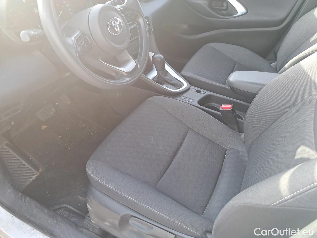  Toyota  Yaris TOYOTA  / 2020 / 5P / berlina comercial / 1.5 120H Business Plus (IND) #16