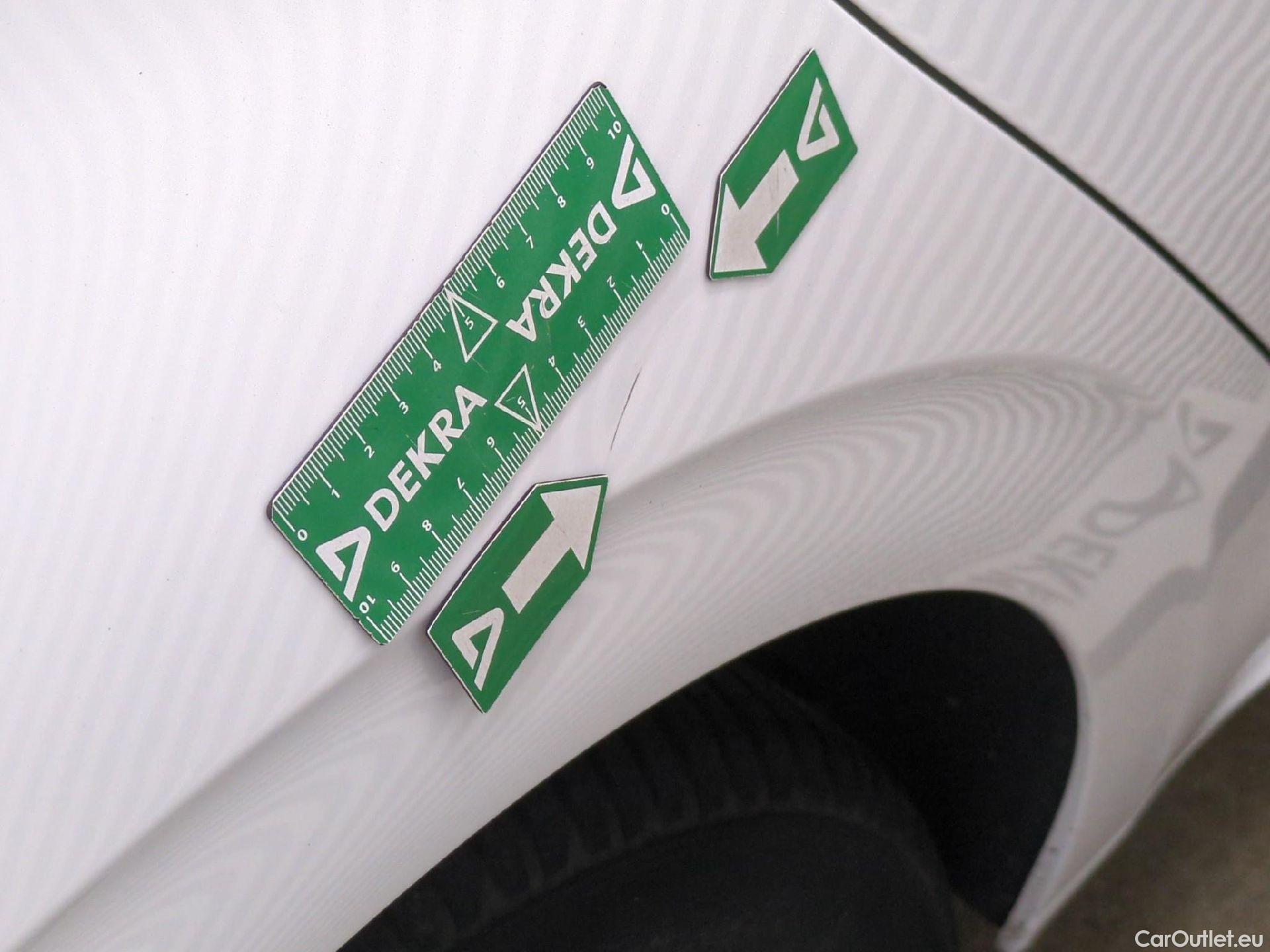  Peugeot  208  Signature 1.2 PureTech 80CV BVM5 E6dT #9