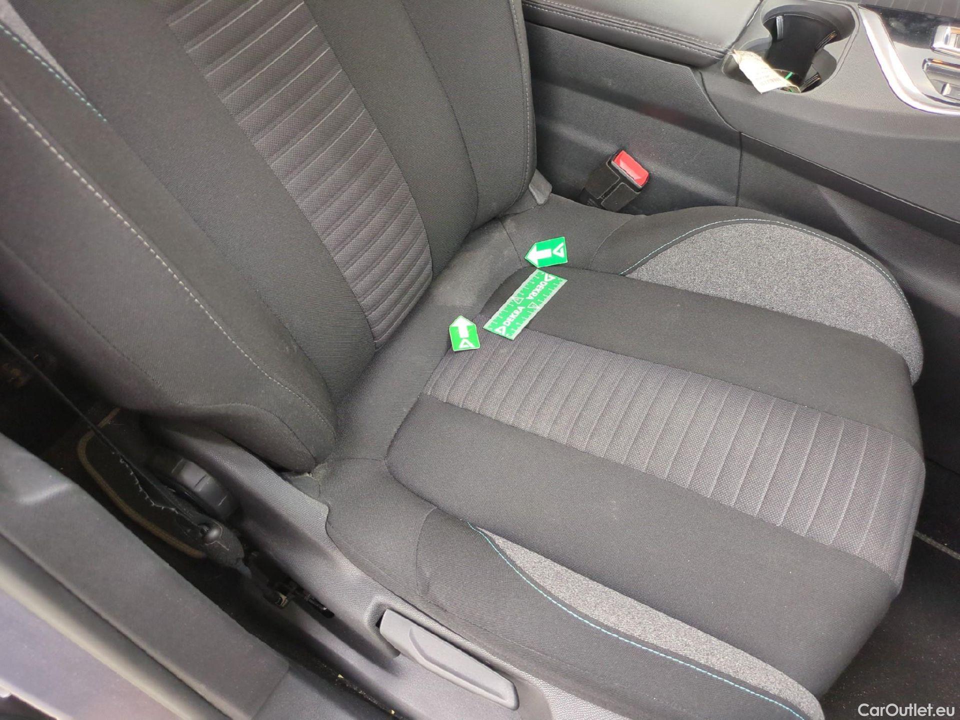  Peugeot  5008  Style 1.5 HDi 130CV BVA8 7 Sieges E6d #8