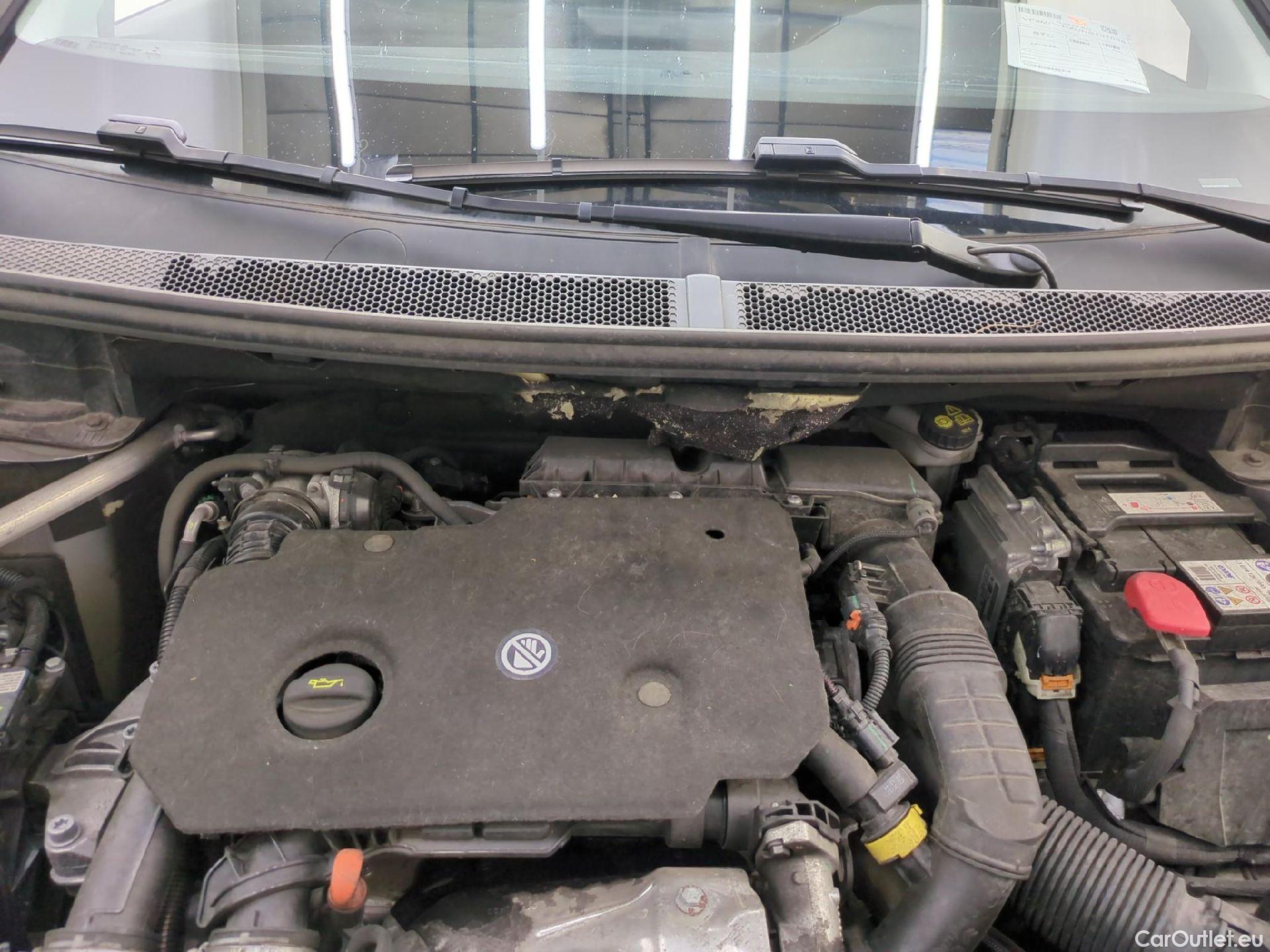  Peugeot  5008  Style 1.5 HDi 130CV BVA8 7 Sieges E6d #6
