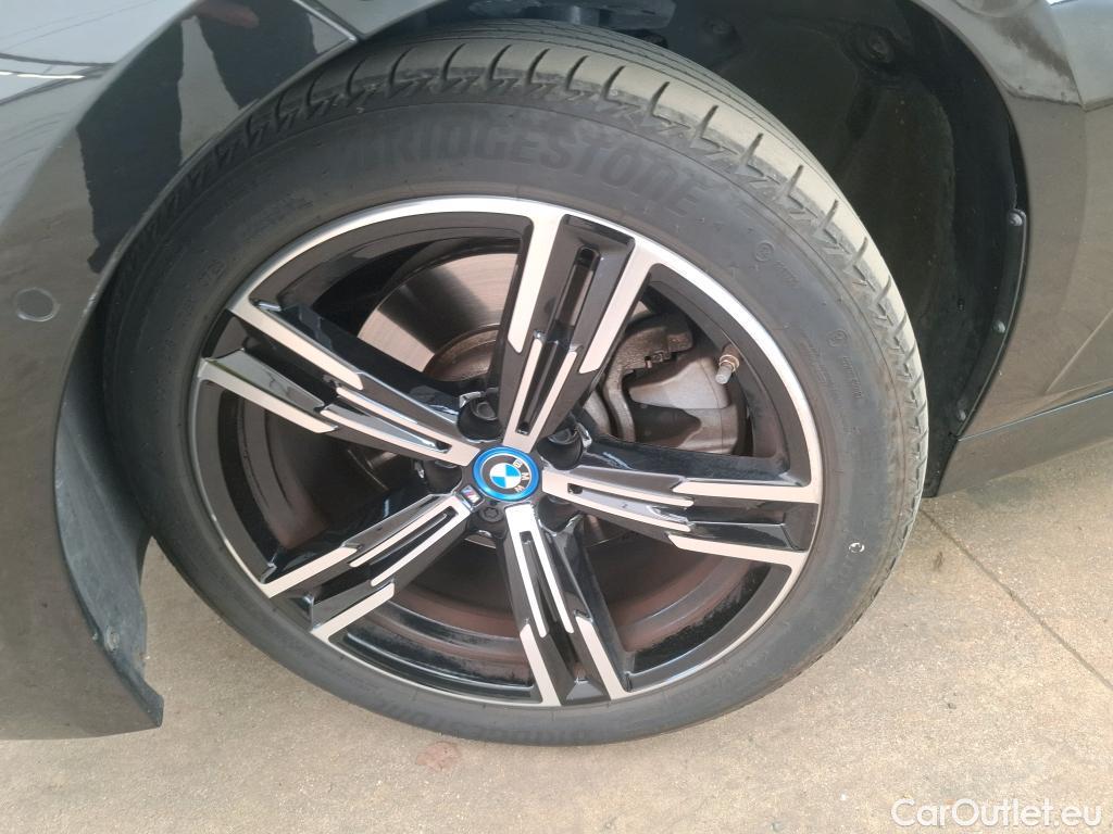  Bmw  Serie 3 BMW Série 3 Touring / 2022 / 5P / Break 320e 204ch M Sport BVA8 Hybride LOT BMW #14