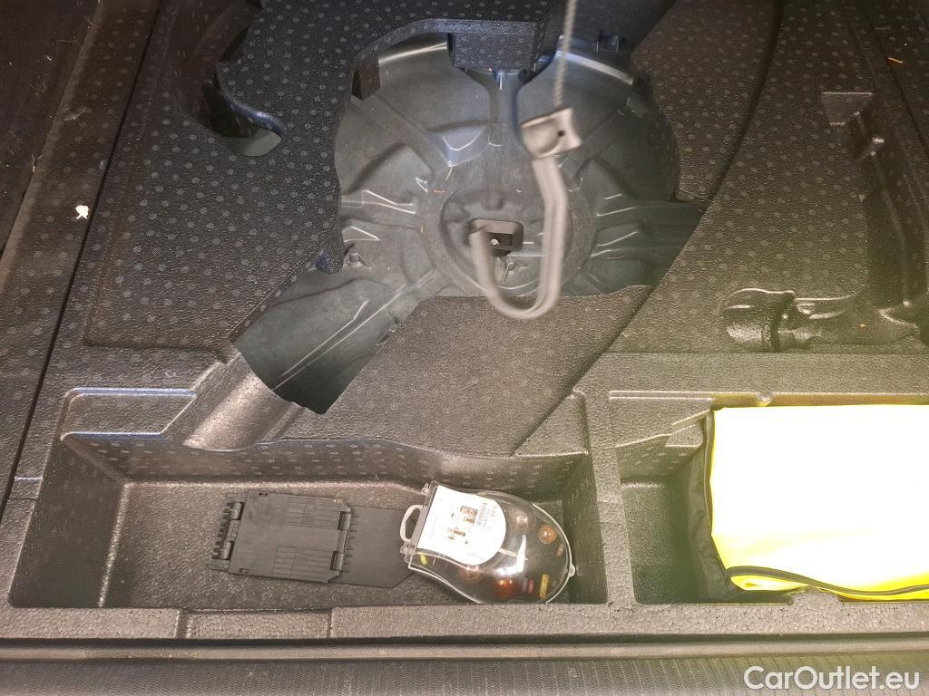  Peugeot  308  SW Active Pack 1.5 HDi 130CV BVA8 E6d #40
