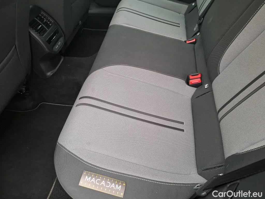  Seat  Leon SEAT  / 2020 / 5P / Berline 1.0 eTSI 110 DSG S&S Style Business #30