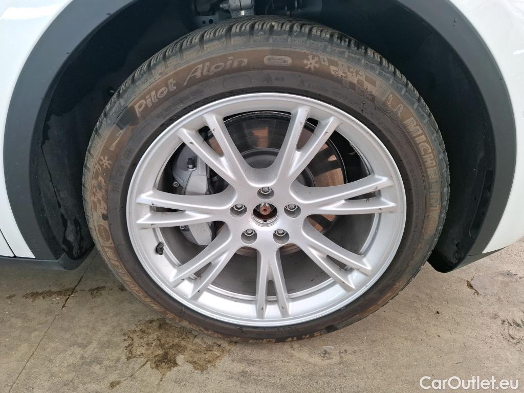  Tesla  Model Y TESLA  / 2020 / 5P / SUV Grand Autonomie Dual Motor AWD #28
