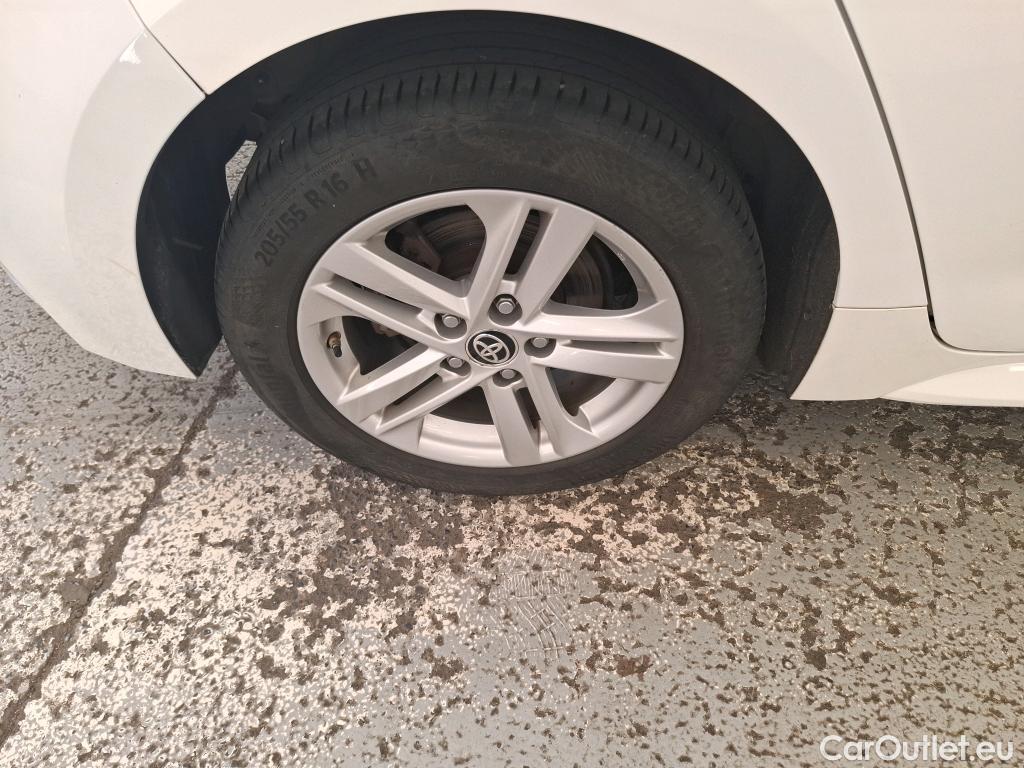  Toyota  Corolla TOYOTA  / 2018 / 5P / Berline Hybride 122h Dynamic Business #39