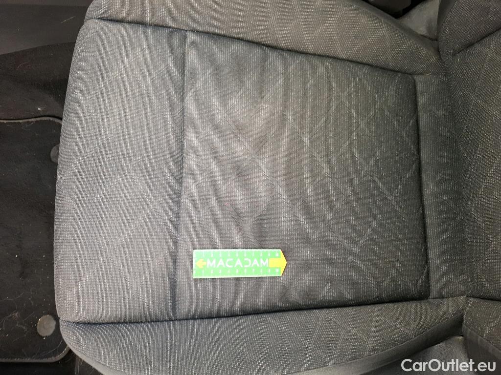  Volkswagen  Golf  VOLKSWAGEN / 2020 / 5P / Berline 1.0 eTSI OPF 110 DSG7 Life Business #49