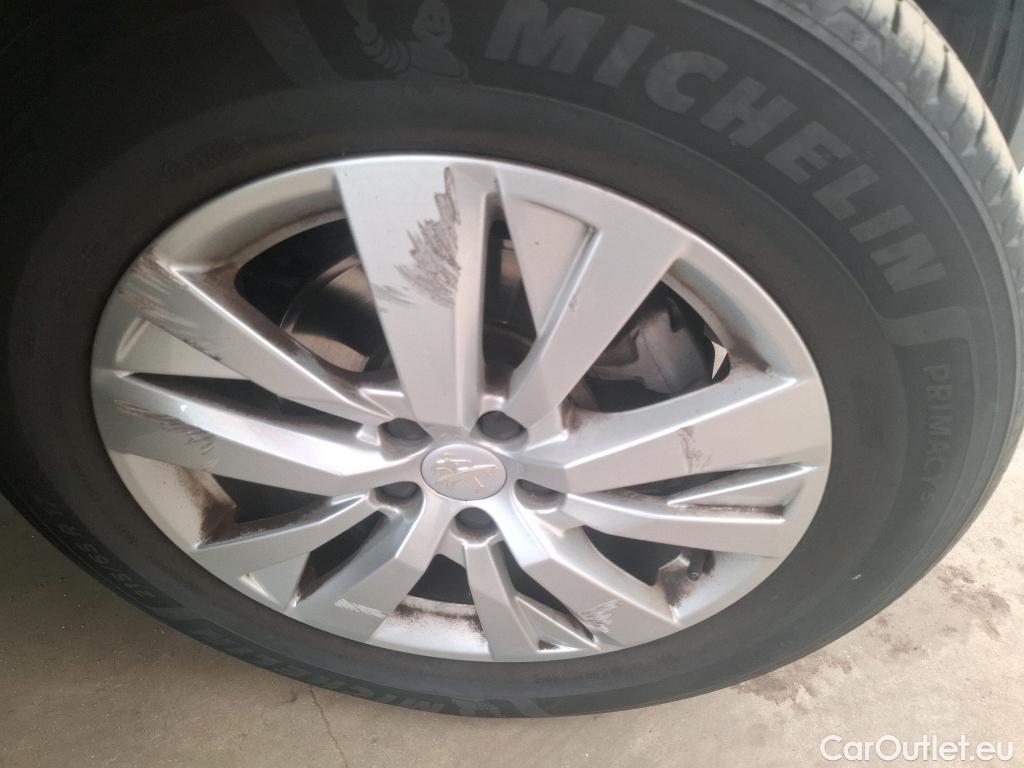 Peugeot  3008  II Active Pack 1.2 PureTech 130CV BVA8 E6d #18