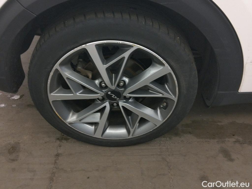 KIA  Niro KIA  / 2019 / 5P / crossover 1.6 GDi HEV 104kW (141CV) Emotion (AC) #7
