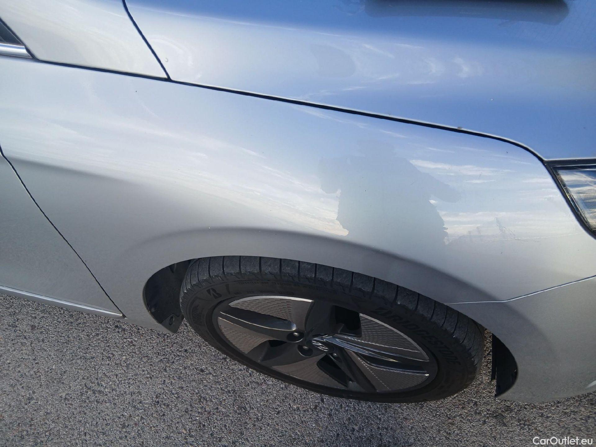  Hyundai   Ioniq HYUNDAI / 2019 / 5P / berlina con portón 1.6 GDI HEV Tecno DCT #26