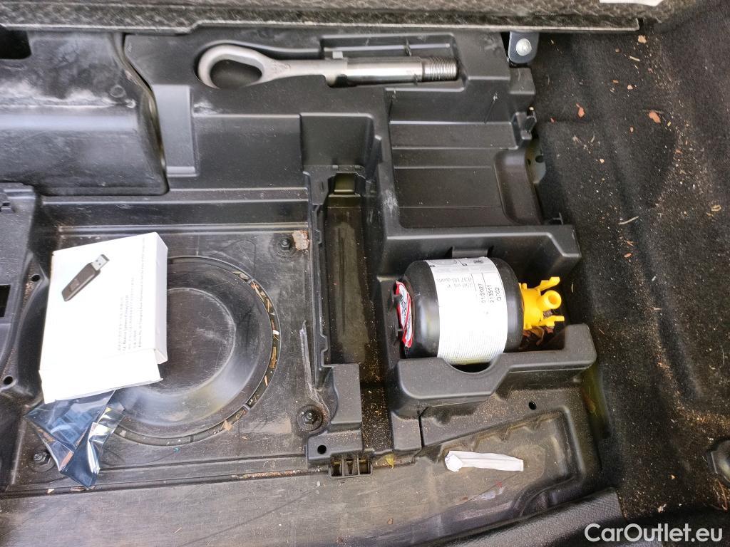  Mercedes  A-Klasse MERCEDES-BENZ Clase A / 2018 / 4P / sedán Sedán A 250 e #9