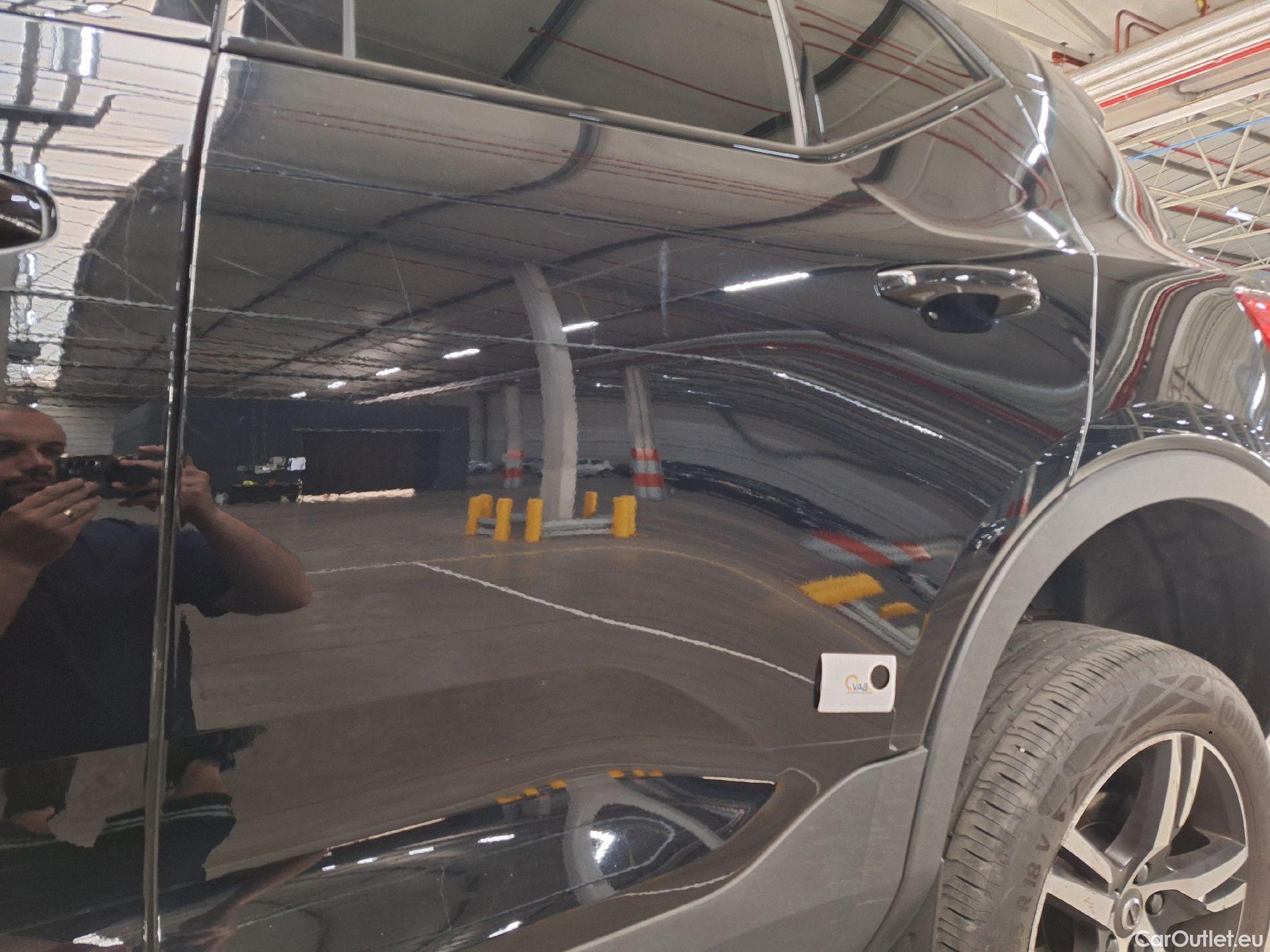  Volvo  XC 40 Volvo, XC40 '17, Volvo XC40 T3 R-Design 5d #19