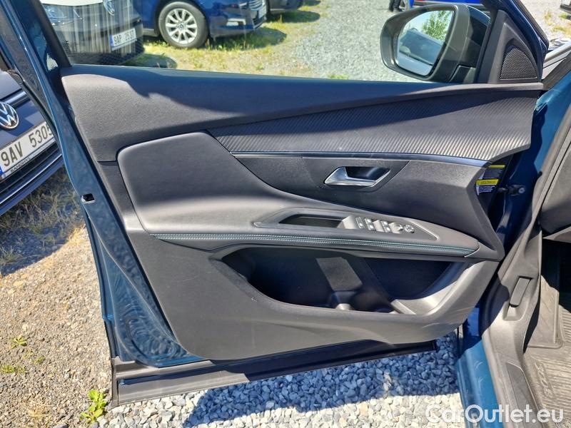  Peugeot  3008  (2016)  1.5bHDi 130 Allure #10