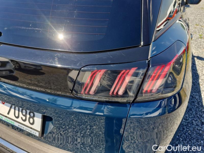  Peugeot  3008  (2016)  1.5bHDi 130 Allure #41