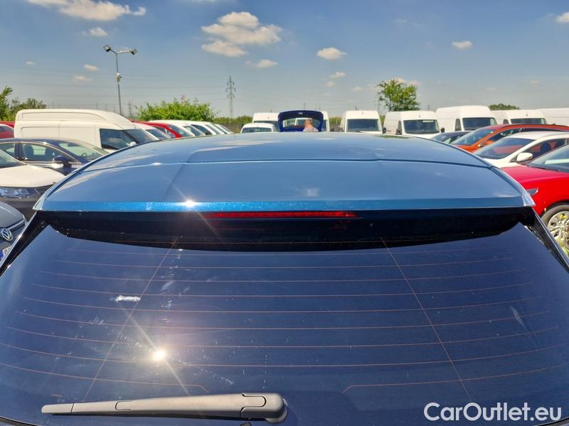  Peugeot  3008  (2016)  1.5bHDi 130 Allure #44