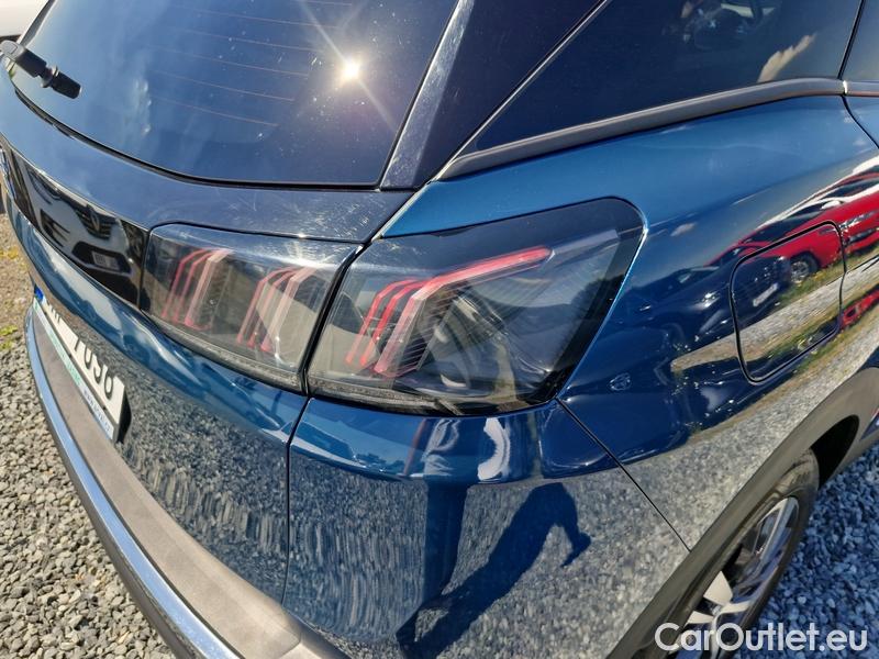  Peugeot  3008  (2016)  1.5bHDi 130 Allure #47