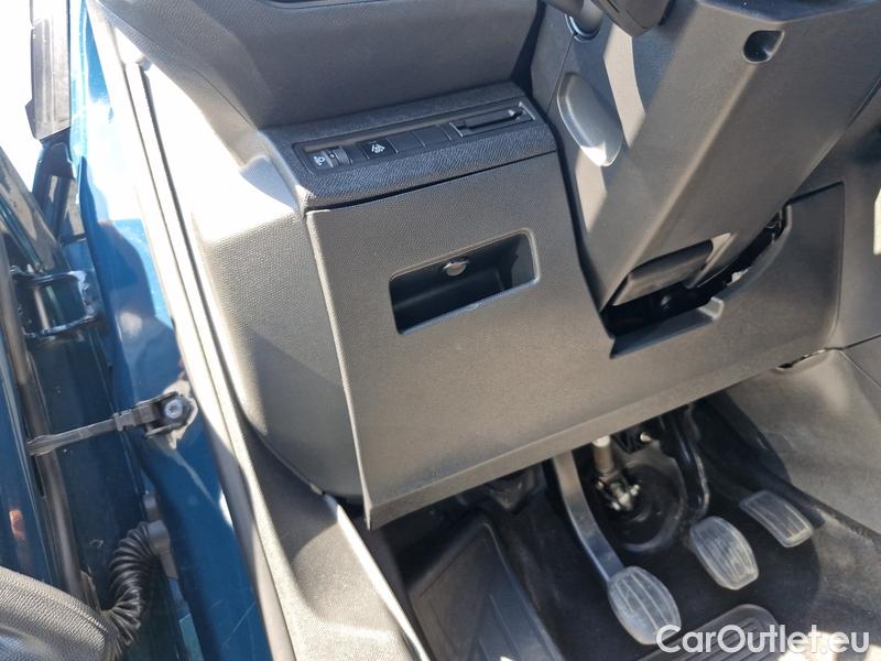  Peugeot  3008  (2016)  1.5bHDi 130 Allure #18