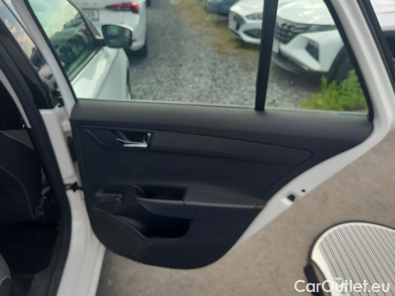  Skoda  Fabia  Combi (2007)  Com 1.0TSI 81 Ambition #15