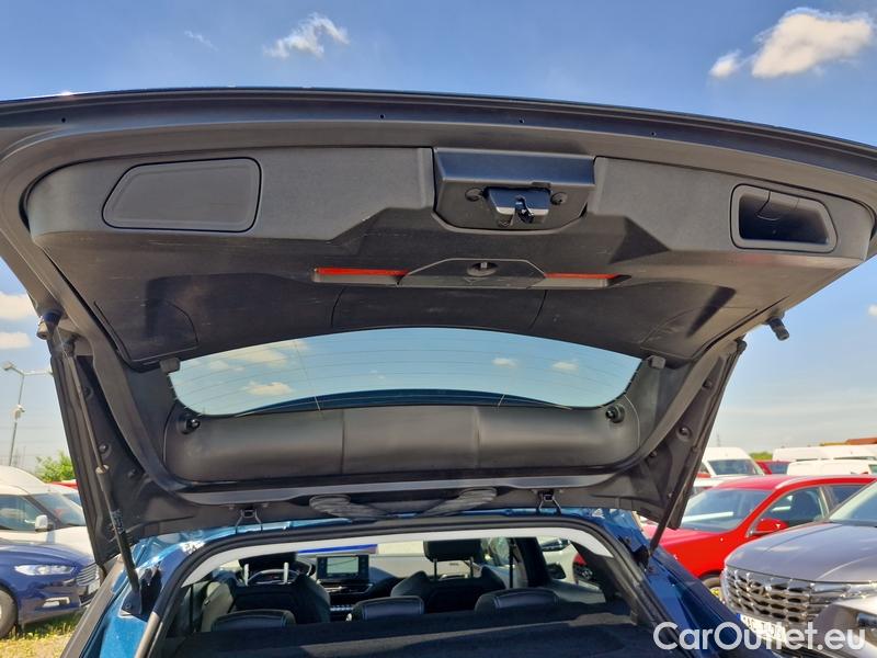  Peugeot  3008  (2016)  1.5bHDi 130 Allure #32