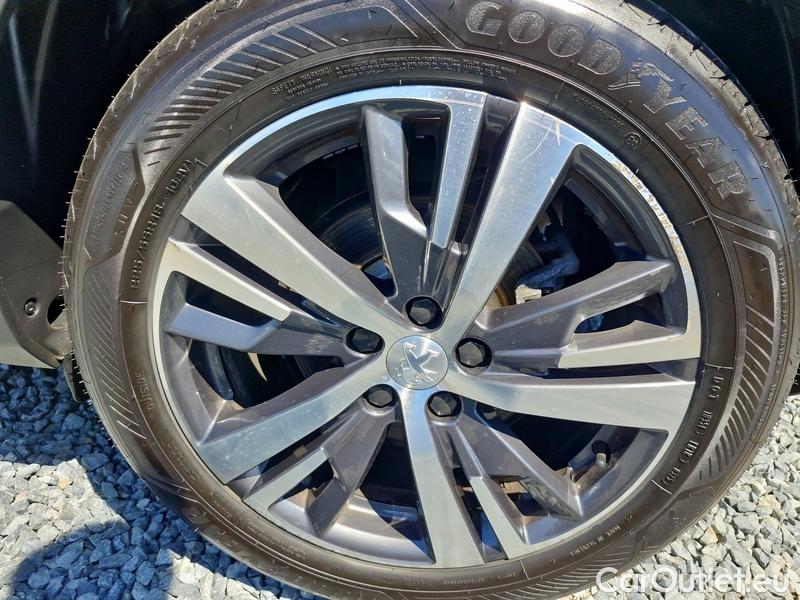 Peugeot  3008  (2016)  1.5bHDi 130 Allure #27