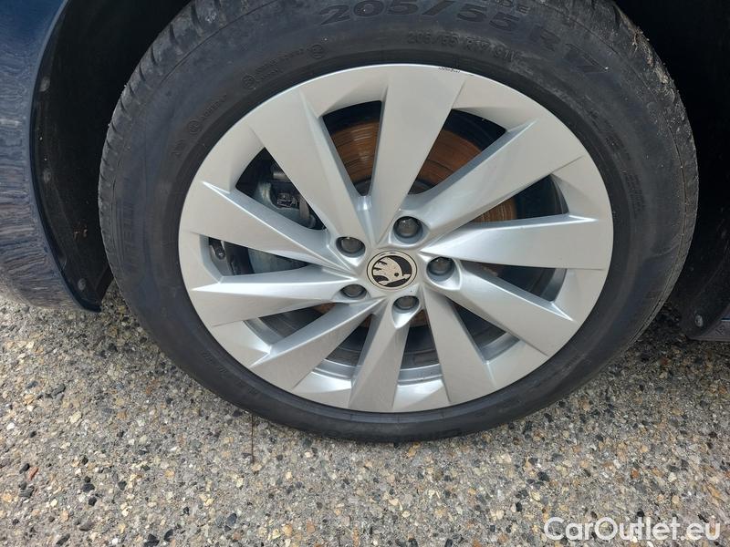  Skoda  Octavia  Combi (NX3)(2020) Oct.Com.1.4TSI 150 Style AT #3