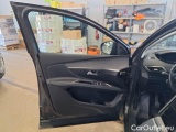  Peugeot  3008 PEUGEOT  / 2020 / 5P / SUV BLUEHDI 130 SeS ALLURE PACK #131