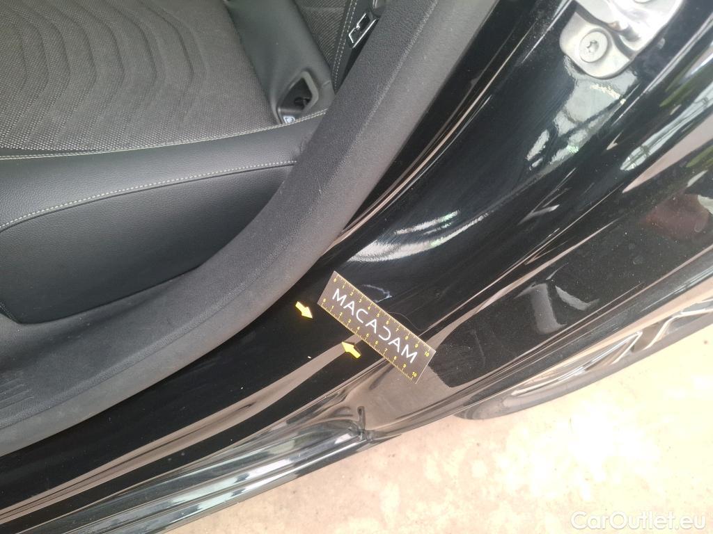  Mercedes  A-Klasse MERCEDES-BENZ Classe A Compact / 2022 / 5P / Berline A 200 Business Line 7G-DCT #28