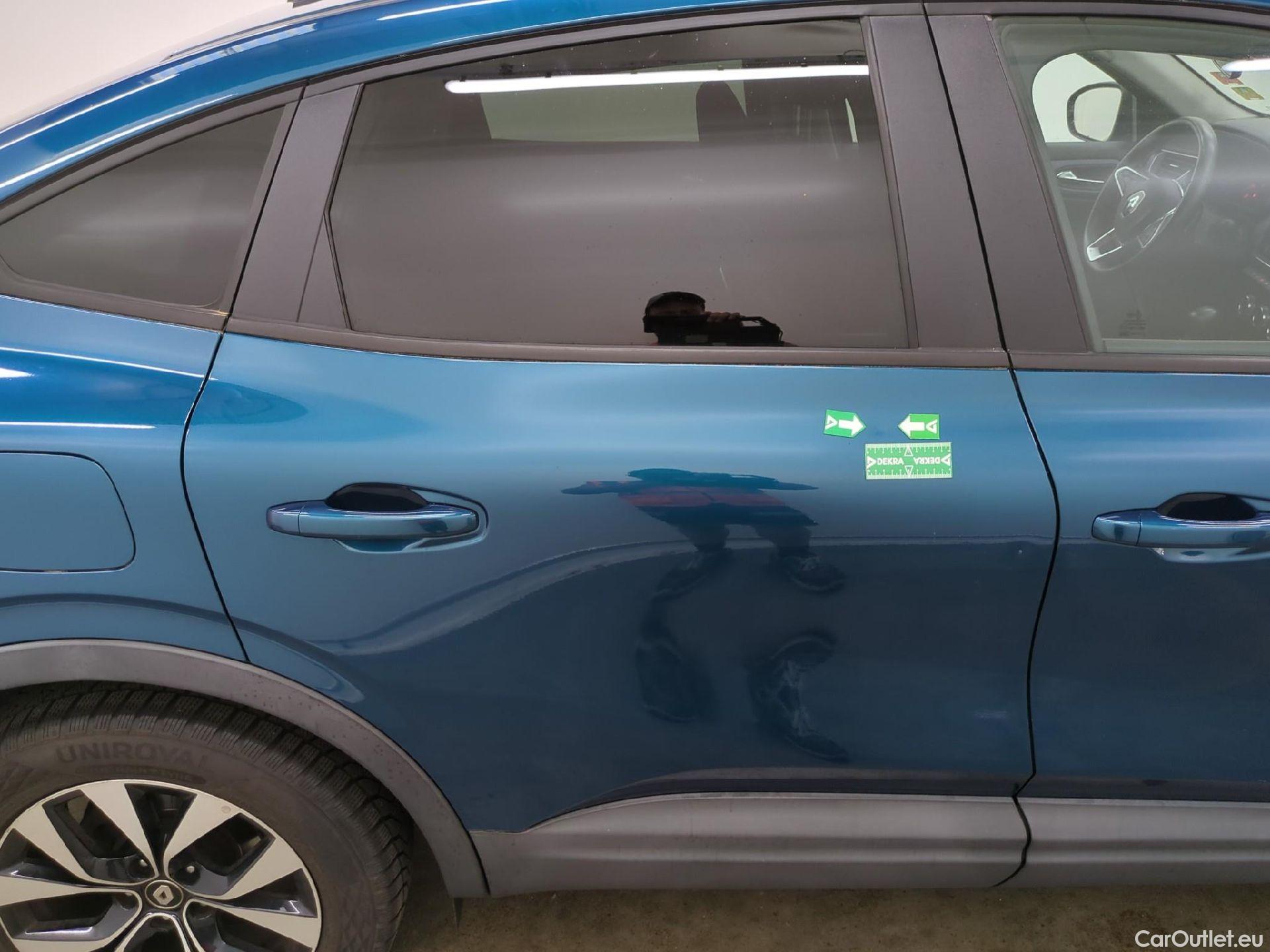  Renault  Arkana RENAULT  / 2021 / 5P / SUV Evolution mild hybrid 140 EDC -22 #81