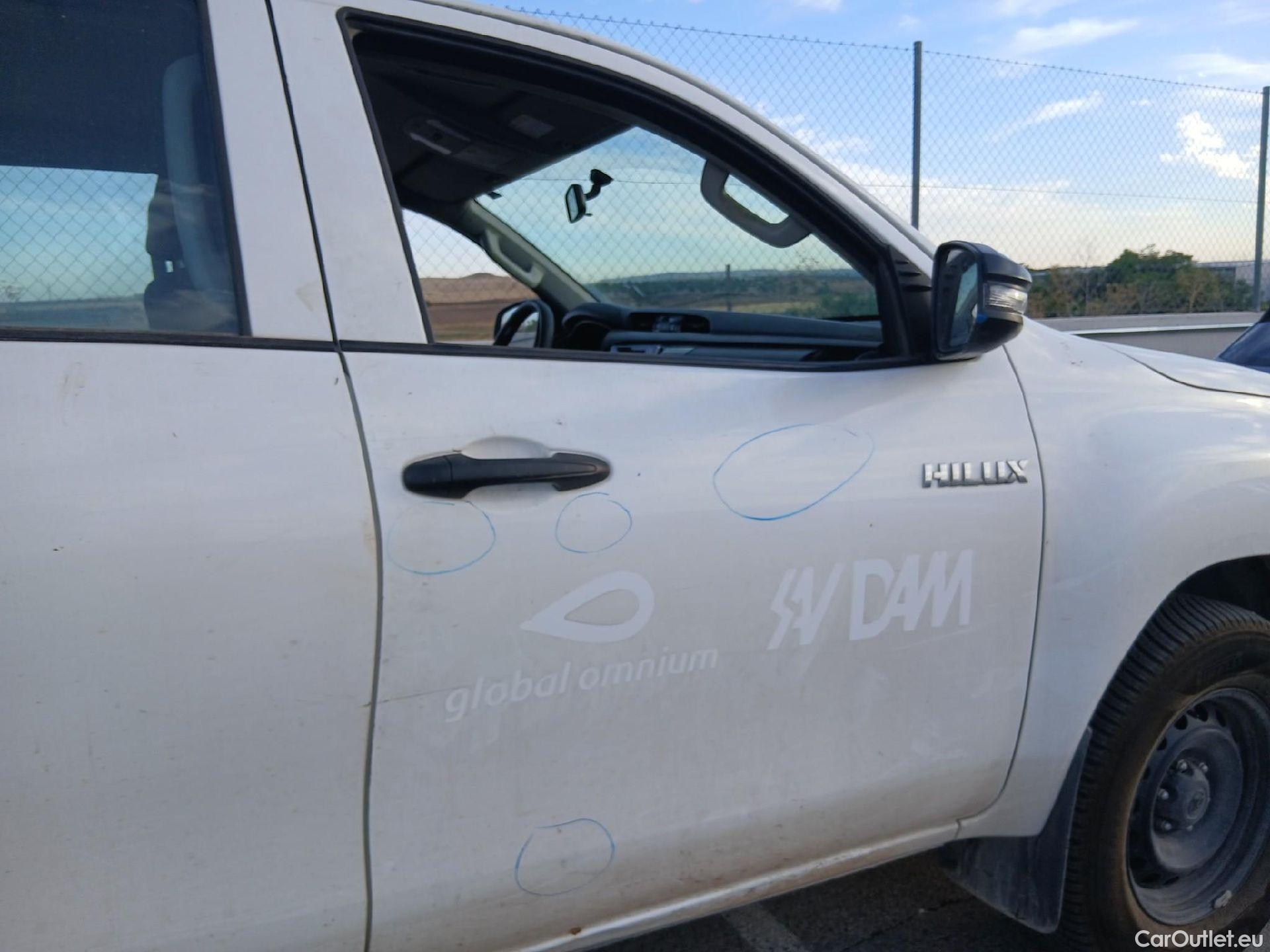  Toyota  Hilux TOYOTA  / 2016 / 4P / pickup 2.4 D-4D Cabina Doble GX #36