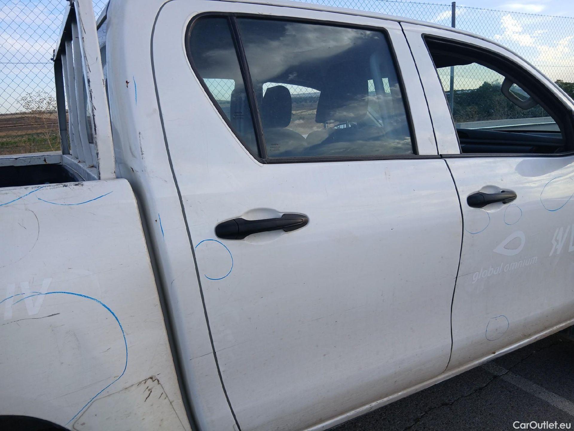  Toyota  Hilux TOYOTA  / 2016 / 4P / pickup 2.4 D-4D Cabina Doble GX #31