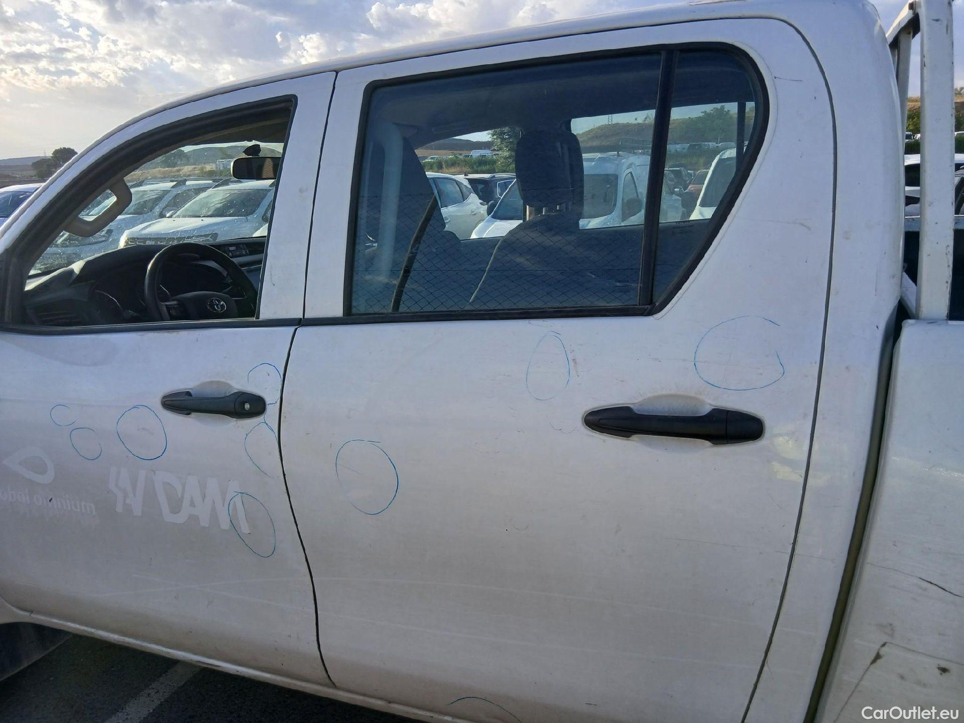  Toyota  Hilux TOYOTA  / 2016 / 4P / pickup 2.4 D-4D Cabina Doble GX #11