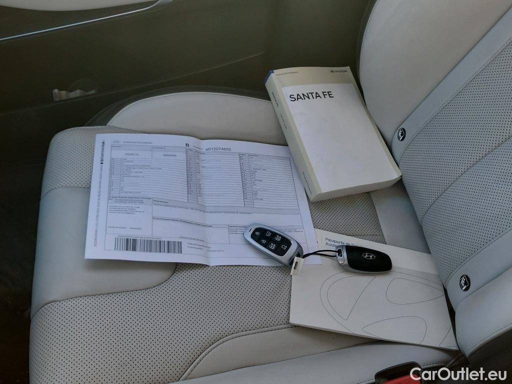  Hyundai  Santa Fe HYUNDAI  / 2021 / 5P / todoterreno 2.2 CRDi Style DCT 4x4 #14