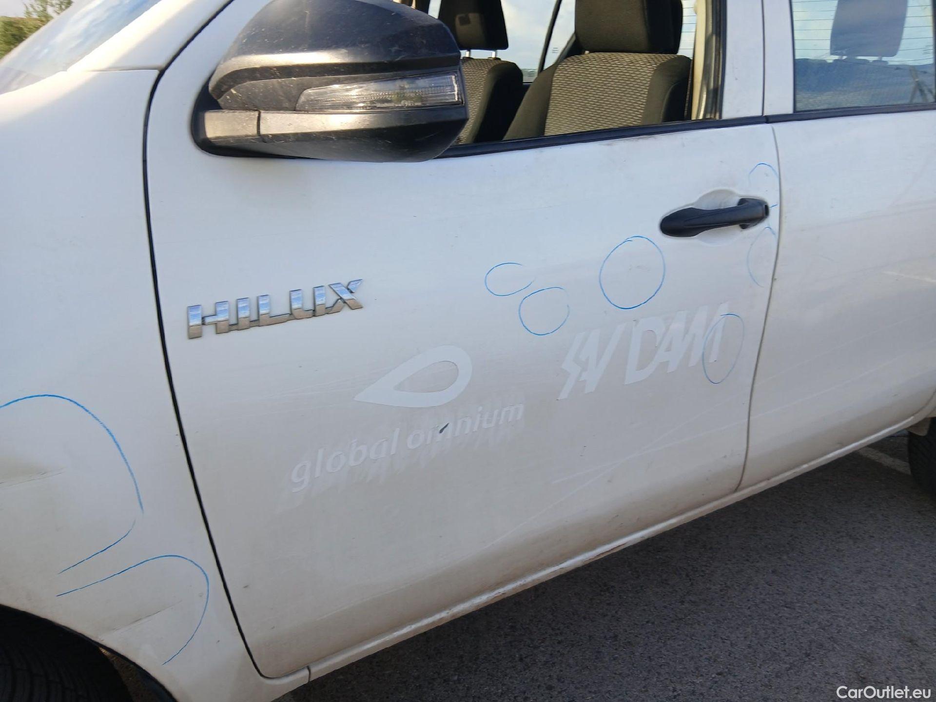  Toyota  Hilux TOYOTA  / 2016 / 4P / pickup 2.4 D-4D Cabina Doble GX #8