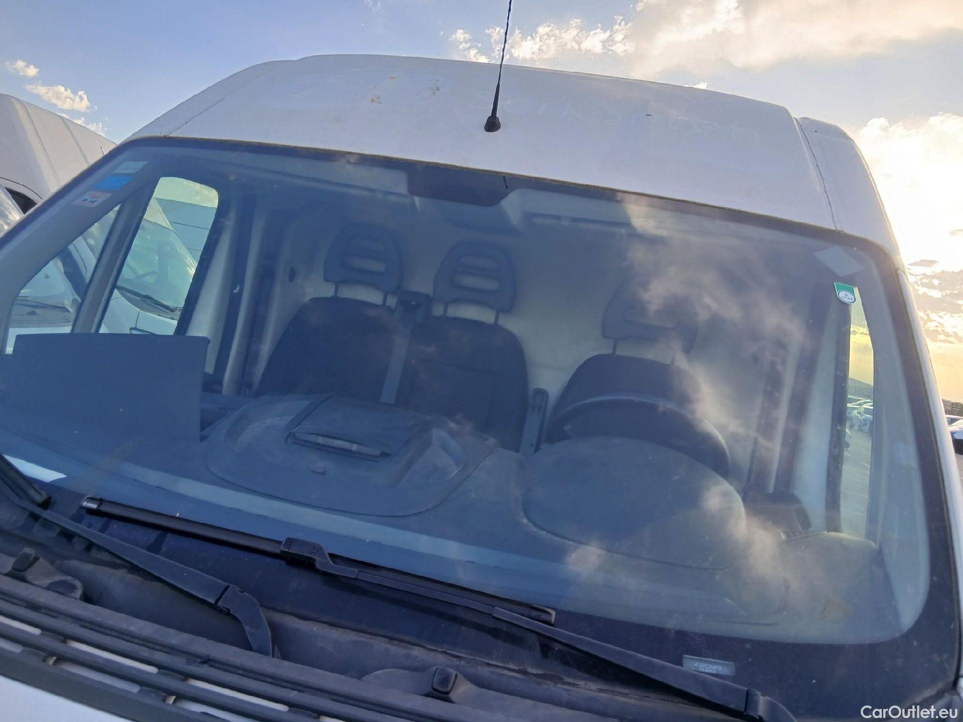 Peugeot  Boxer PEUGEOT  / 2014 / 4P / furgón Pack 335 L2H2 BlueHDi 96KW (130CV) #18