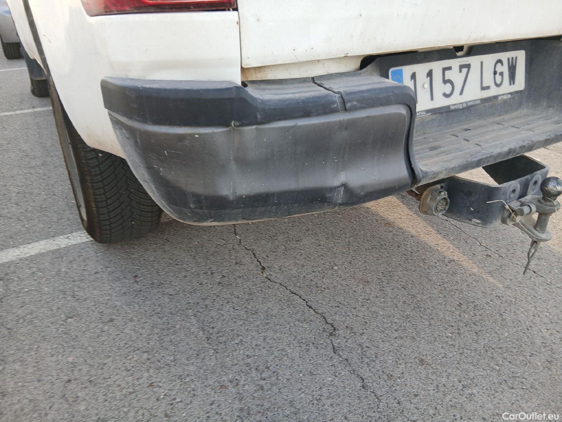  Toyota  Hilux TOYOTA  / 2016 / 4P / pickup 2.4 D-4D Cabina Doble GX #21