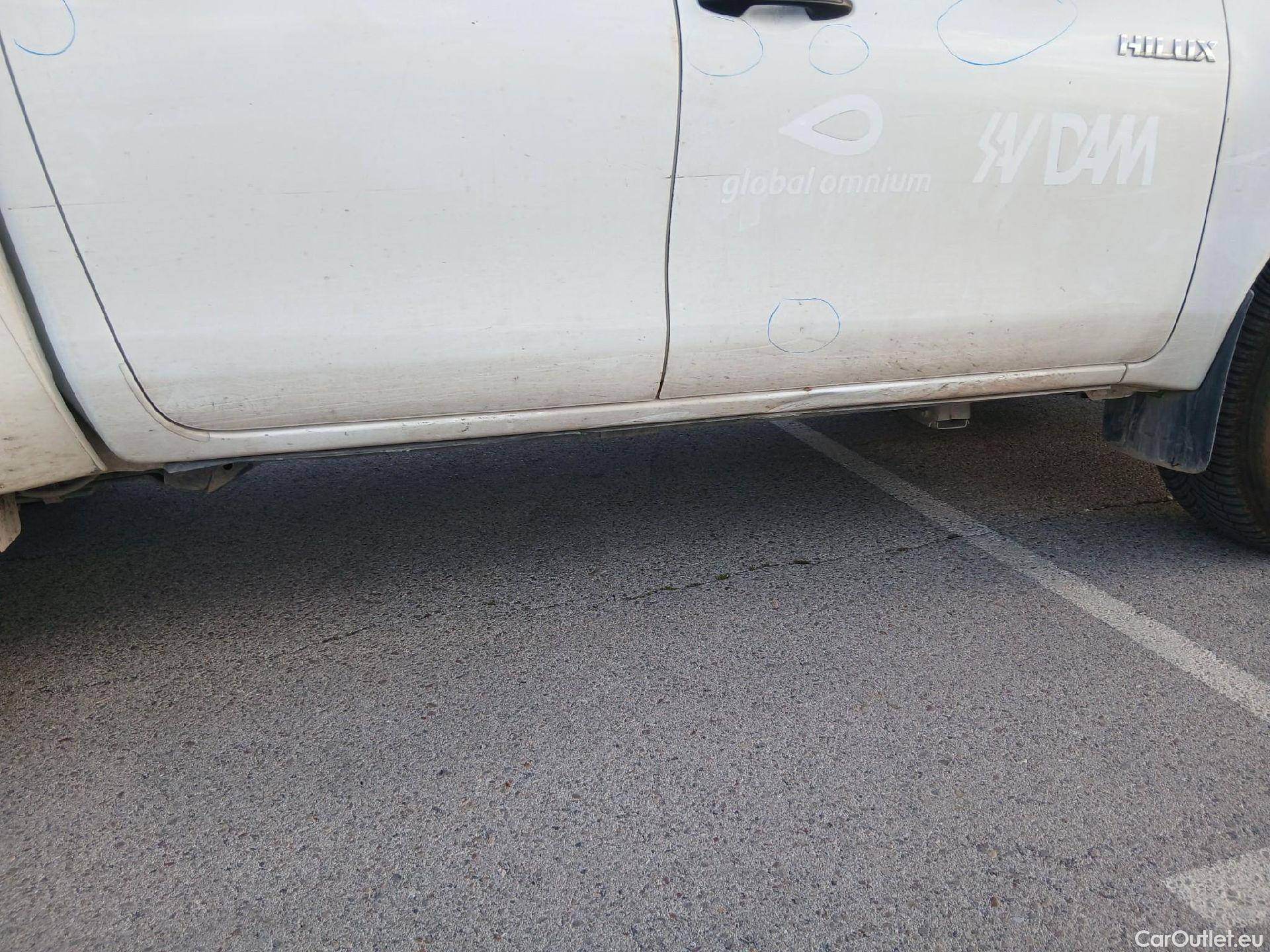  Toyota  Hilux TOYOTA  / 2016 / 4P / pickup 2.4 D-4D Cabina Doble GX #38