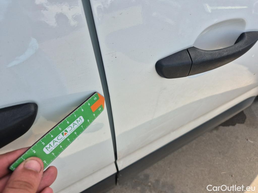  Citroen  Berlingo CITROEN  / 2018 / 3P / furgón derivado de turismo Talla M BlueHDi 100 CONTROL #30