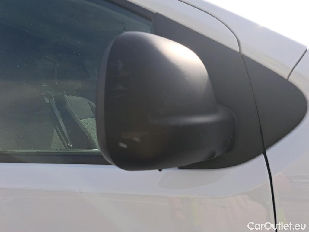  Peugeot  Expert PEUGEOT  / 2016 / 4P / furgón Furgón Pro 1.5 BlueHDi 120 Standard (CM) #60