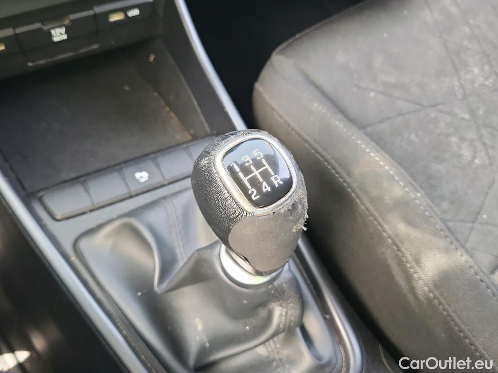  Hyundai  Bayon HYUNDAI  / 2021 / 5P / todoterreno 1.2 MPI Maxx #23