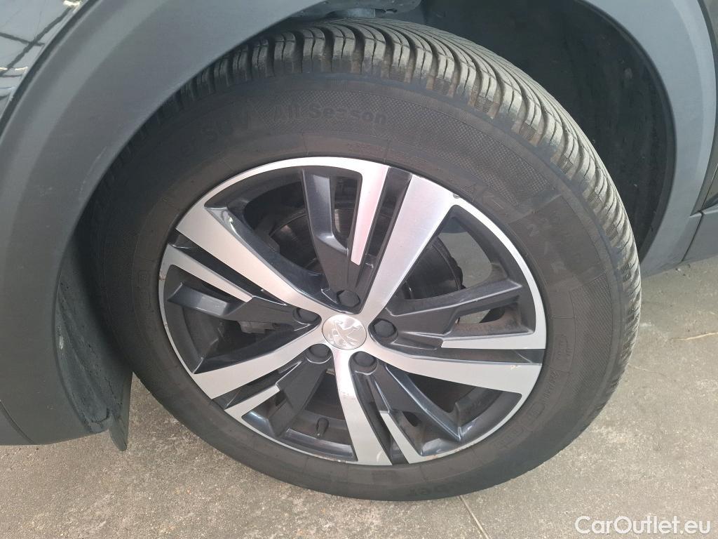  Peugeot  5008 PEUGEOT  / 2016 / 5P / SUV Puretech 130 S&S EAT8 Allure #27