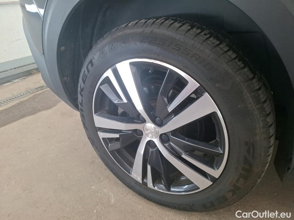  Peugeot  5008 PEUGEOT  / 2016 / 5P / SUV Puretech 130 S&S EAT8 Allure #46