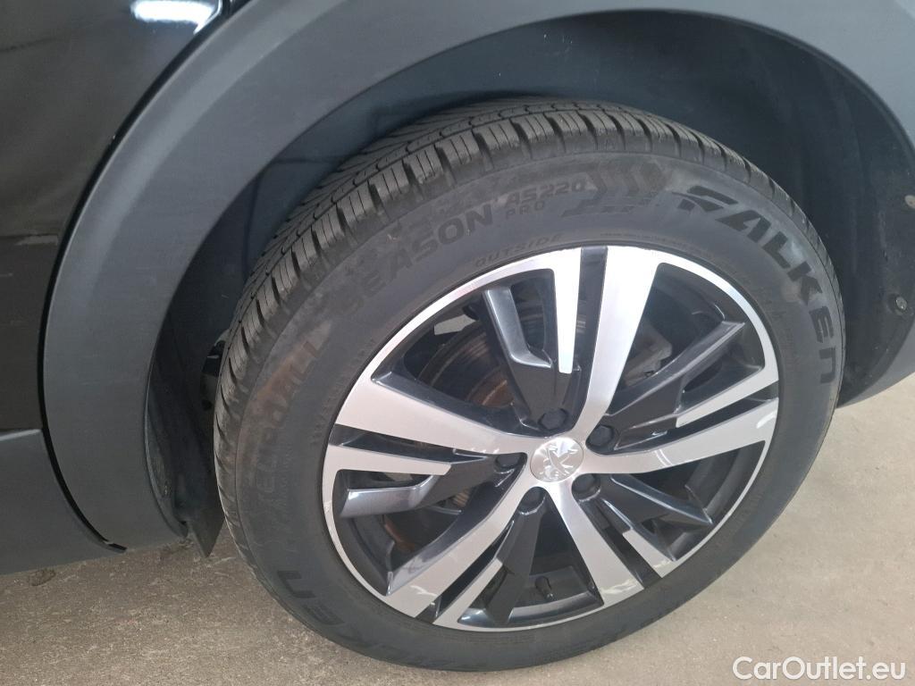 Peugeot  5008 PEUGEOT  / 2016 / 5P / SUV Puretech 130 S&S EAT8 Allure #36