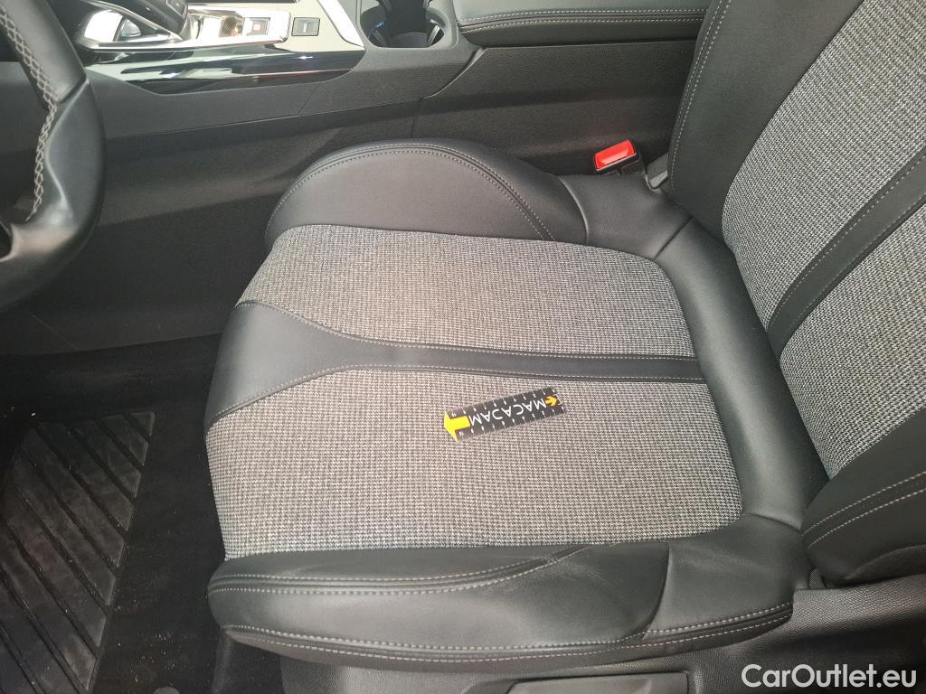  Peugeot  5008 PEUGEOT  / 2016 / 5P / SUV Puretech 130 S&S EAT8 Allure #21