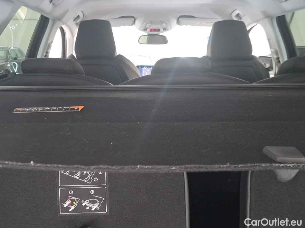  Peugeot  5008 PEUGEOT  / 2016 / 5P / SUV Puretech 130 S&S EAT8 Allure #85