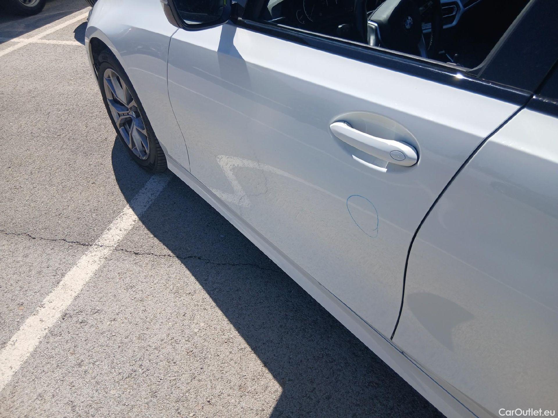  Bmw  Serie 3 BMW  / 2018 / 4P / sedán 320d Auto. #Acabado Sport# #8