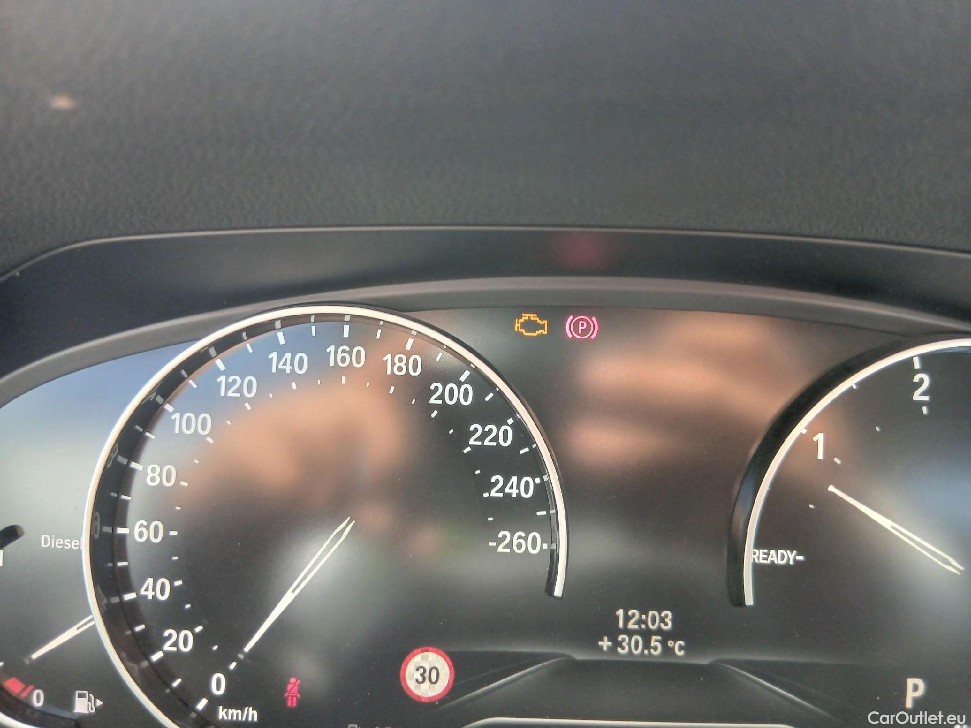  Bmw  Serie 3 BMW  / 2018 / 4P / sedán 320d Auto. #Acabado Sport# #14
