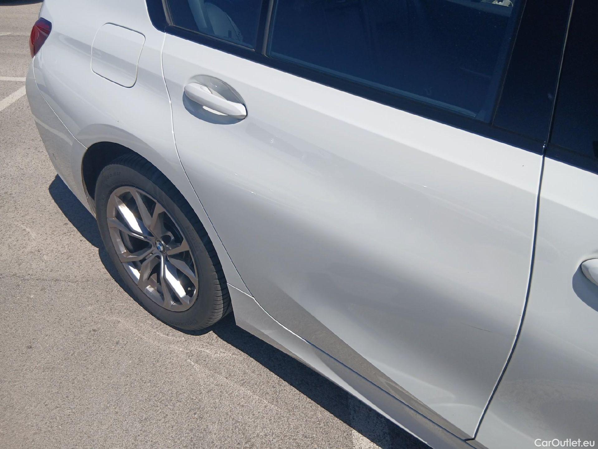  Bmw  Serie 3 BMW  / 2018 / 4P / sedán 320d Auto. #Acabado Sport# #11