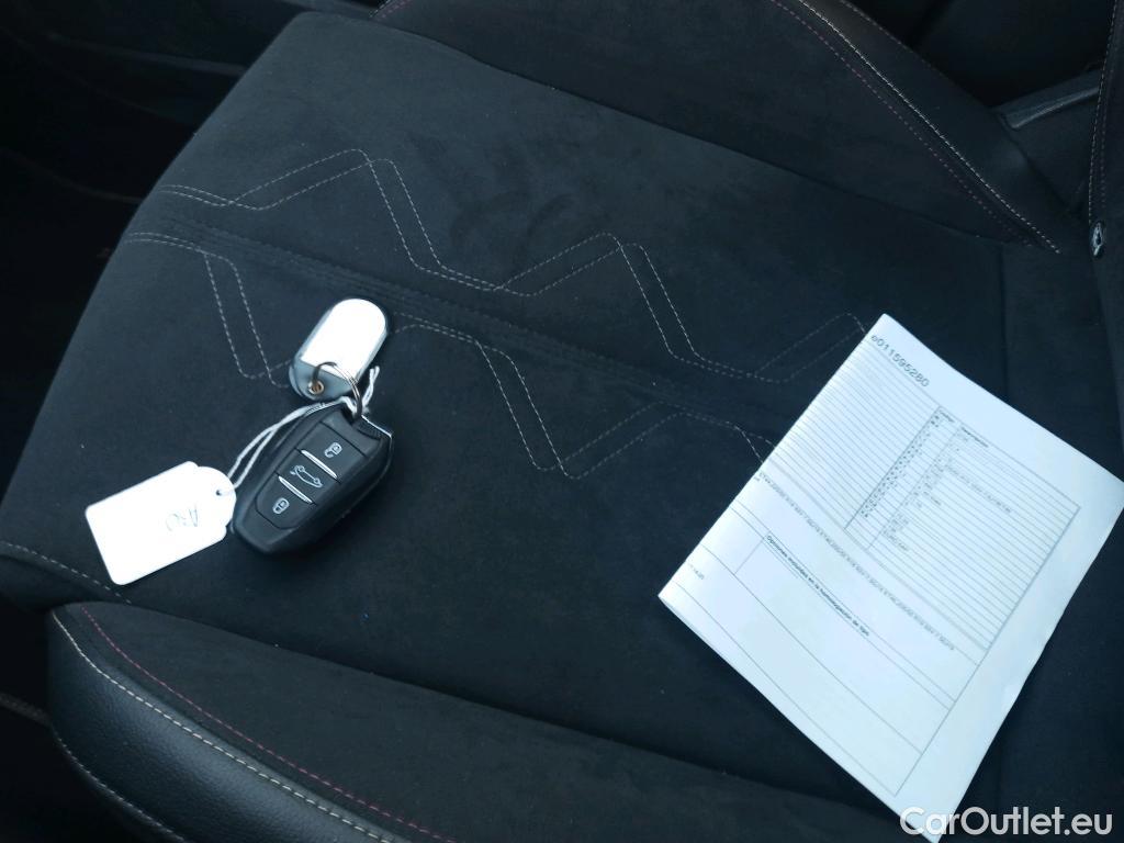  DS  DS7 DS DS 7 Crossback / 2017 / 5P / todoterreno BlueHDi DE 96kW (130CV) AT. PERF.LINE #5