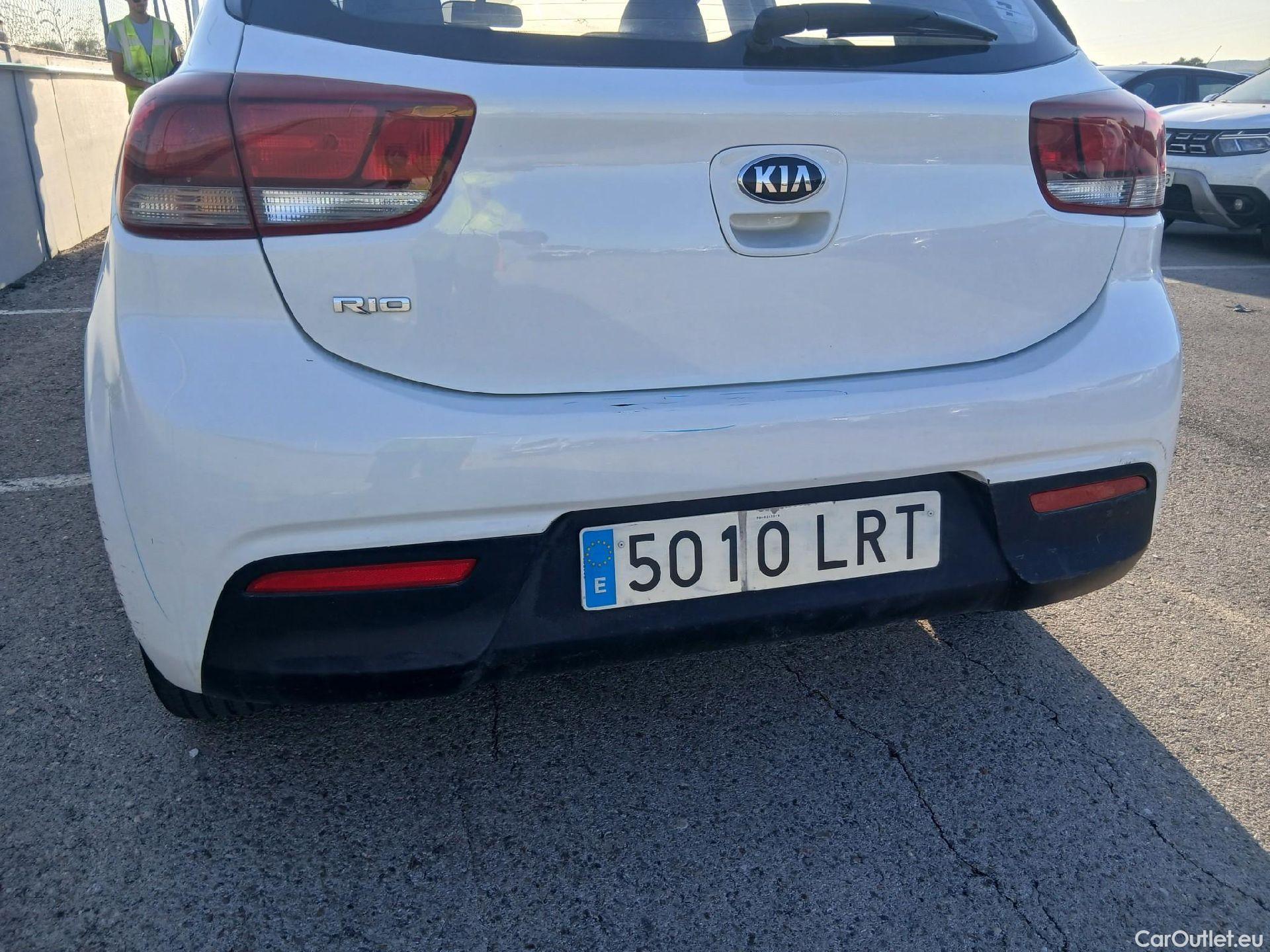  KIA  Rio KIA  / 2020 / 5P / berlina con portón 1.2 DPi 62kW (84CV) Concept #24